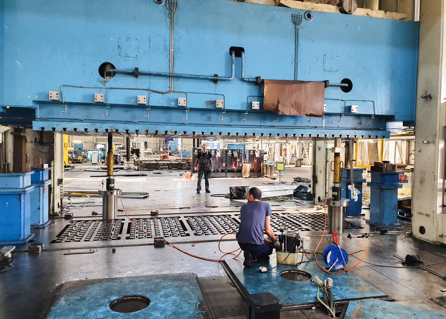 PSV GmbH - Pressen – Service & Vertrieb - Maschinenverlagerung - 2.000t ISGEC