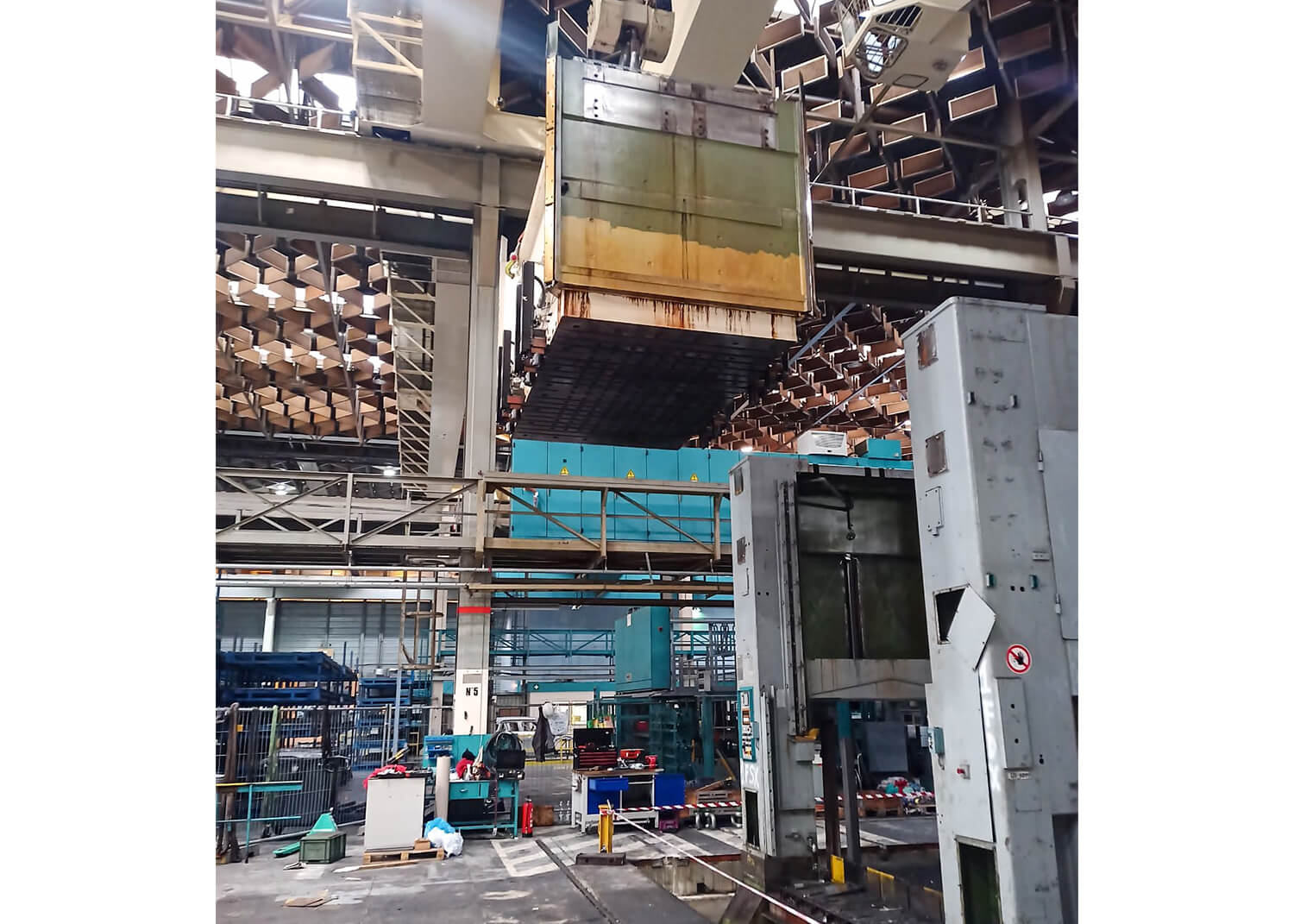 PSV GmbH - Pressen – Service & Vertrieb - Maschinenverlagerung - 800t KRUPP Pressenstraße